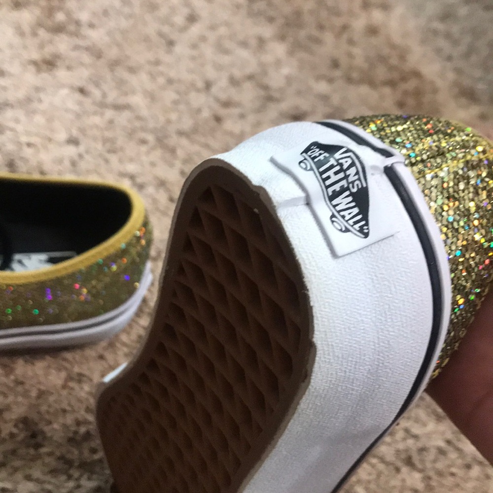 Vans - Picture 3 of 3